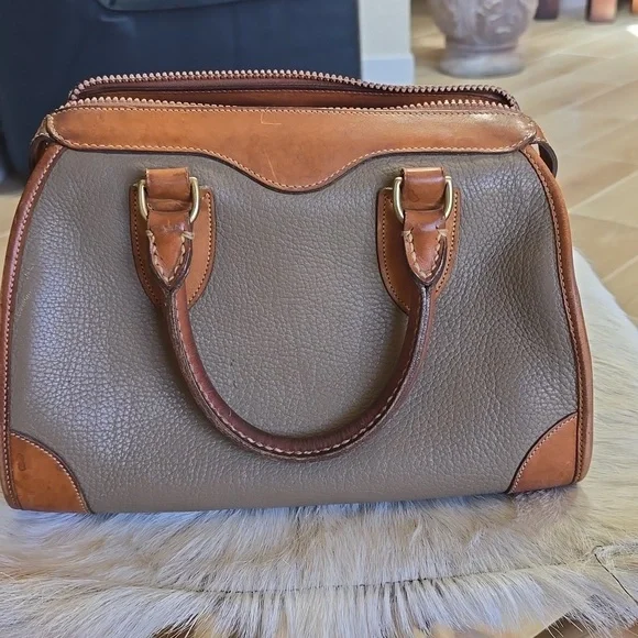 Dooney & Bourke Handbag - Picture 2 of 9